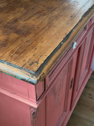 Moje milé milovnice starých časů. Před pěti lety jsem si dovezla z pohraničí Orlických hor tuhle krásnou dámu. Zrenovovala...