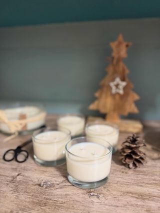 Pro milovnice těchto menších svíček jsem uvařila úplně poslední kousky. Určitě vyzkoušejte nové vánoční vůně. Zázvor a...